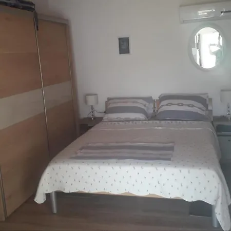 Apartments Carev 1293 3* Jezera