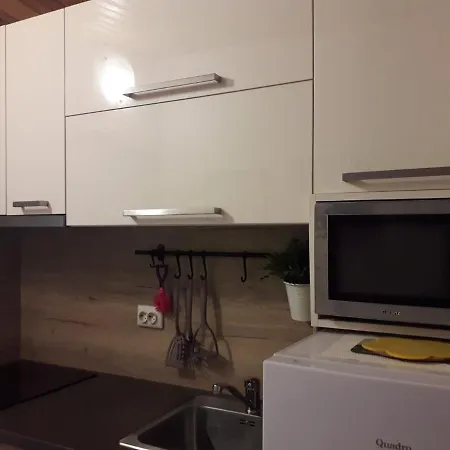Apartments Carev 1293 3*
