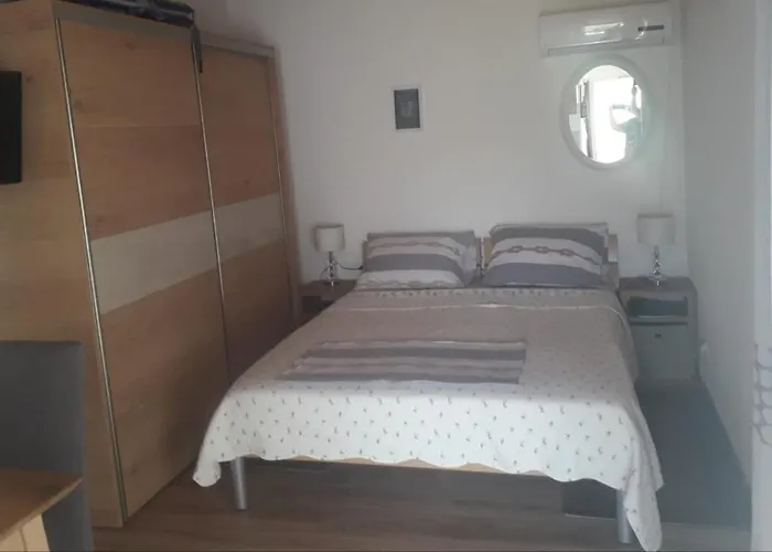 Carev 1293 3* Jezera