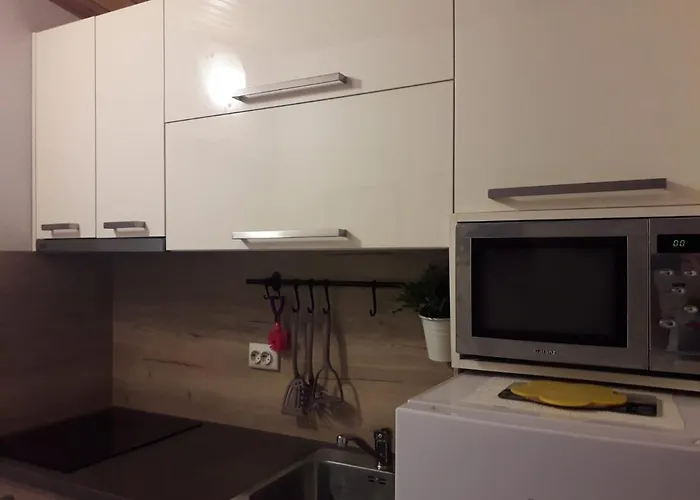 Apartments Carev 1293 3*