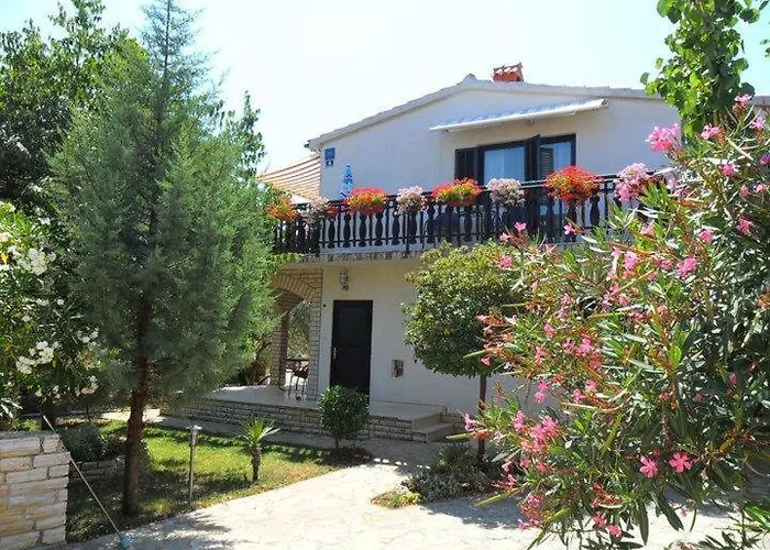 Carev 1293 Gæstehus