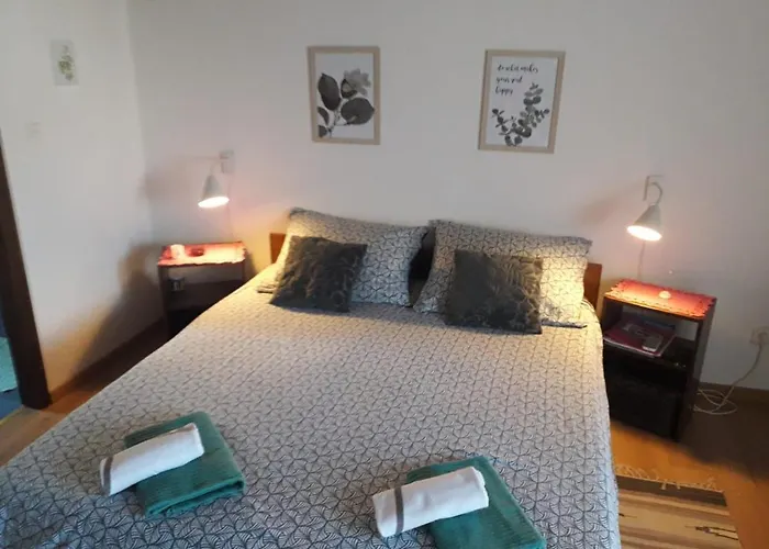 Guest house Apartments Carev 1293 Jezera